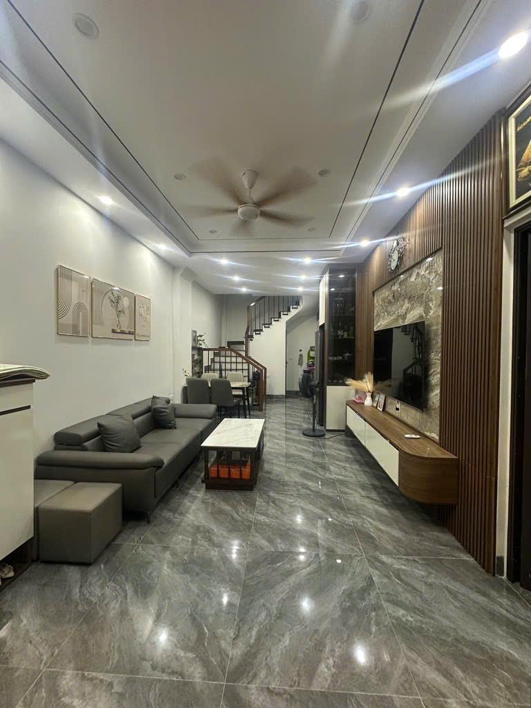 Ngọc Trì – Thang máy – Gara ô tô – Trước nhà thoáng rộng 5m – 8.7 tỷ