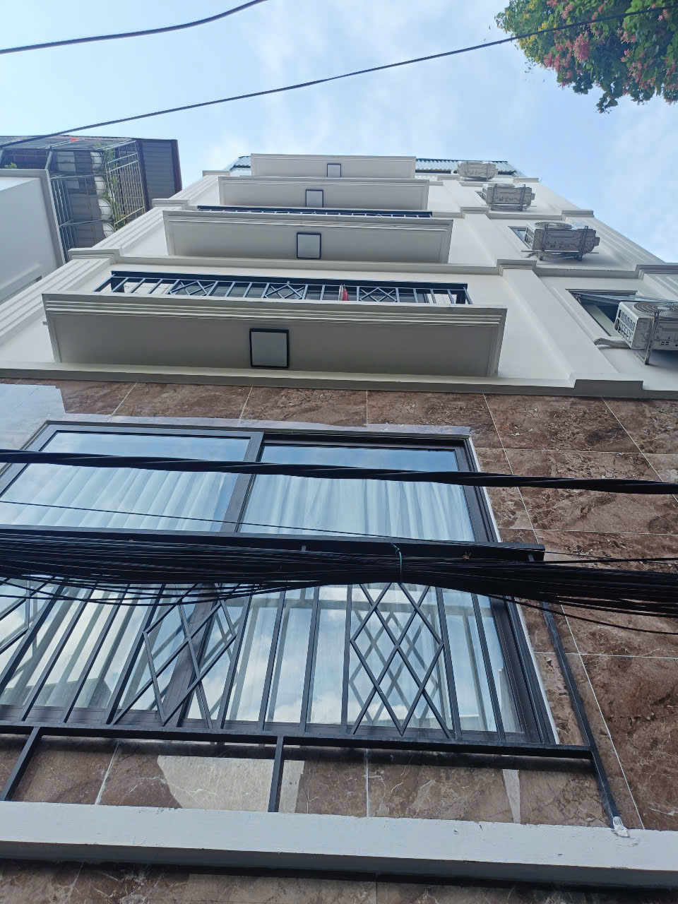 Bán CCMN Lê Đức Thọ , DT 85 M2 – 7 tầng thang máy – Doanh thu 1.2 tỷ/năm – Giá 19.8 tỷ