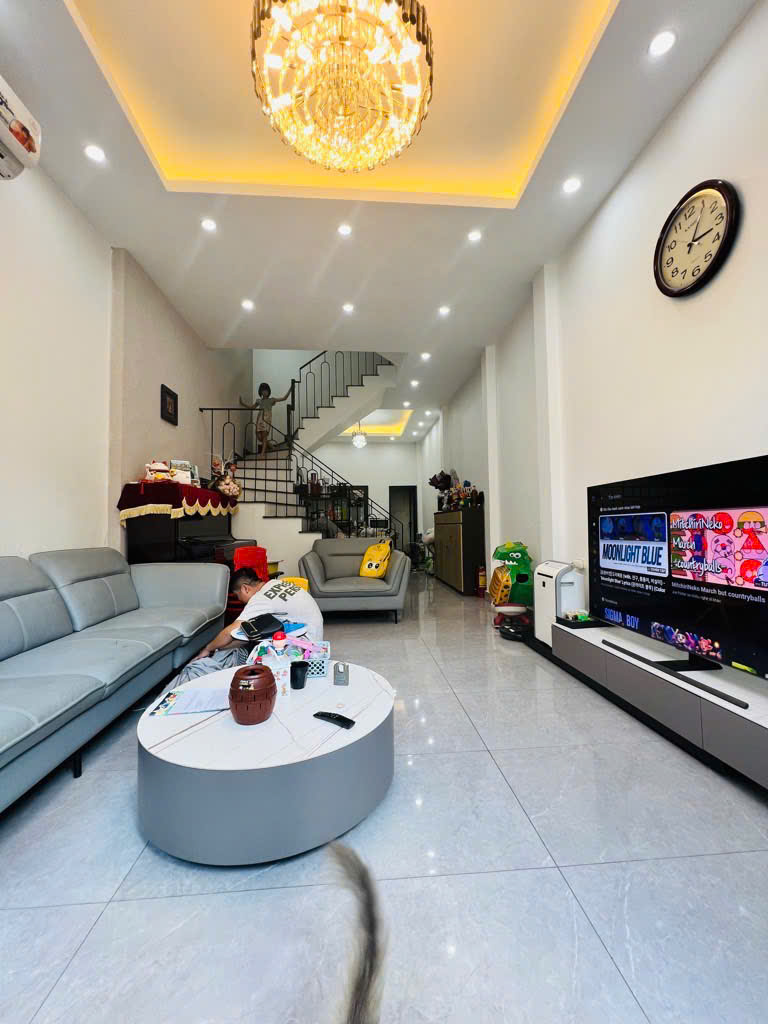 BÁN NHÀ LẠC LONG QUÂN – 62M2 – 5 TẦNG – PHÂN LÔ – Ô TÔ 7 CHỖ VÀO NHÀ – DÂN XÂY – KINH DOANH – 15.5 TỶ