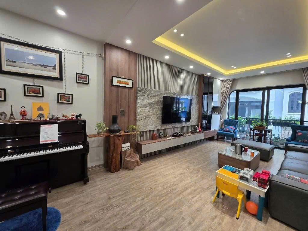 BÁN NHÀ VÕ CHÍ CÔNG – 58M² X 5 TẦNG, MẶT TIỀN 5M – PHÂN LÔ – Ô TÔ – GIÁ 13.2 TỶ
