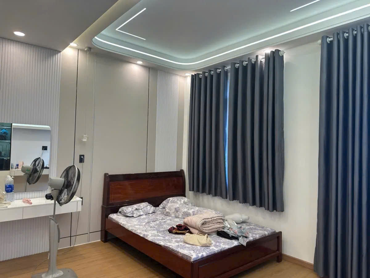 Siêu Phẩm MẶT NGÕ Ô TÔ ĐÕ CỬA 55 m2 giá 13  tỷ tại Chùa Bộc, Đống Đa.