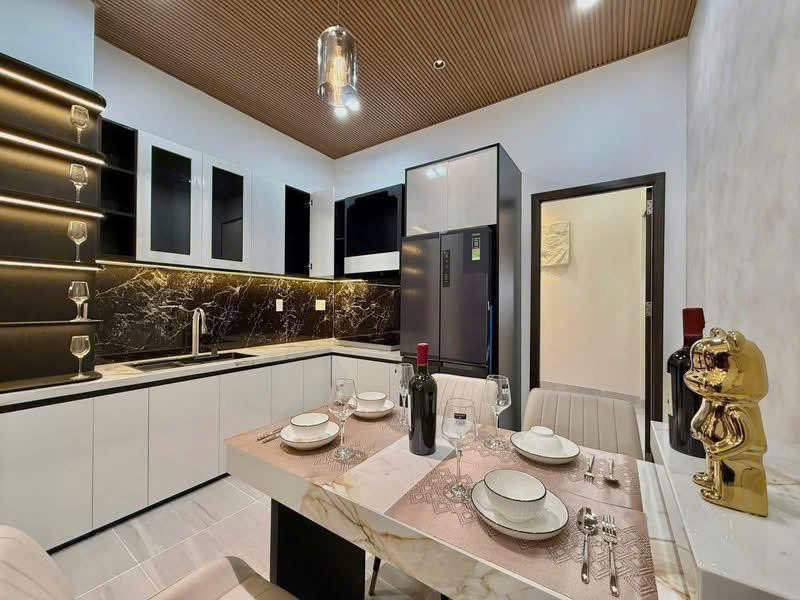 BÁN NHÀ MẶT NGÕ XUÂN LA – 45M² – 6 TẦNG THANG MÁY – MT 4M – PHÂN LÔ – Ô TÔ – KINH DOANH – GIÁ 11.8 TỶ