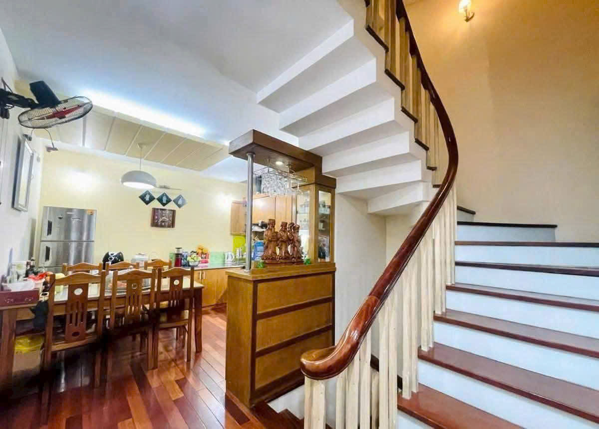 BÁN NHÀ TRẦN CUNG – 56M² – 5 TẦNG – MT 4.3M – DÂN XÂY – PHÂN LÔ – Ô TÔ – NGÕ THÔNG – GIÁ 11.5 TỶ