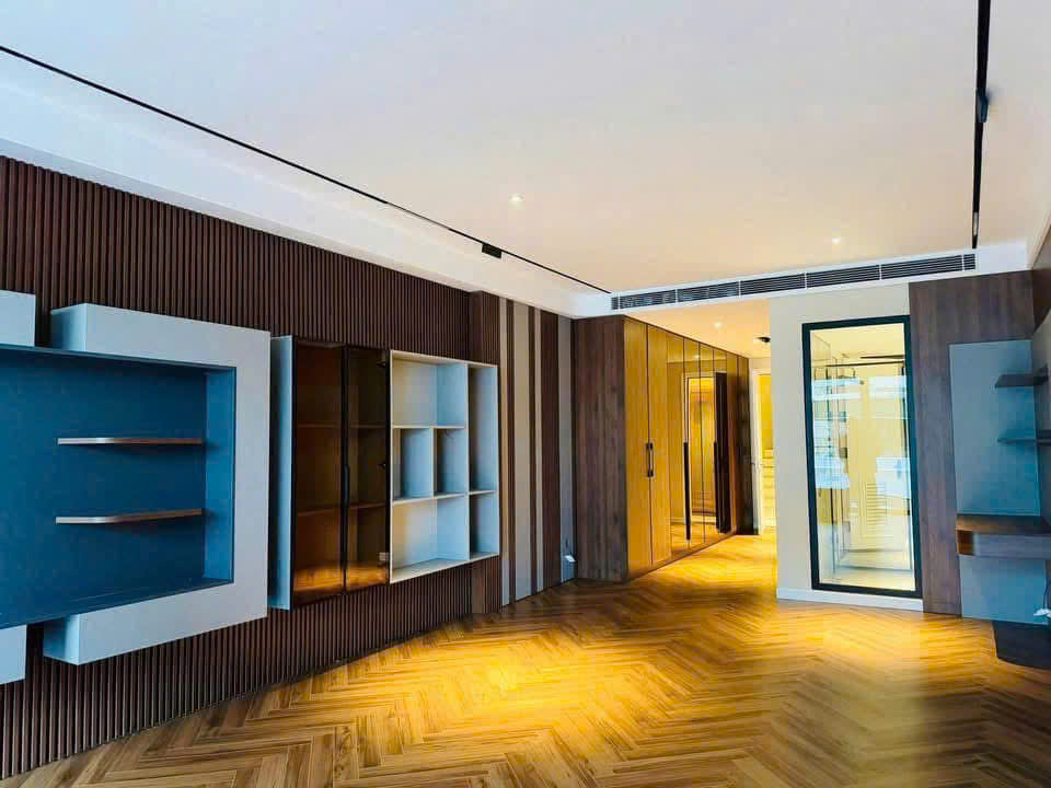 BÁN NHÀ PHẠM VĂN ĐỒNG – 55M² x 7 TẦNG THANG MÁY x MT 5M – PHÂN LÔ – Ô TÔ – 2 THOÁNG – GIÁ 13.9 TỶ. 0968669247