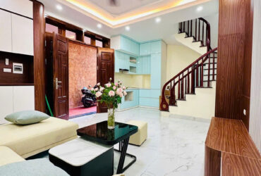 BÁN NHÀ PHẠM VĂN ĐỒNG CẦU GIẤY 60M² x 5 TẦNG x MT 4.5M – 11 TỶ – GẦN Ô TÔ – NGÕ THÔNG – NHÀ LÔ GÓC ĐẸP
