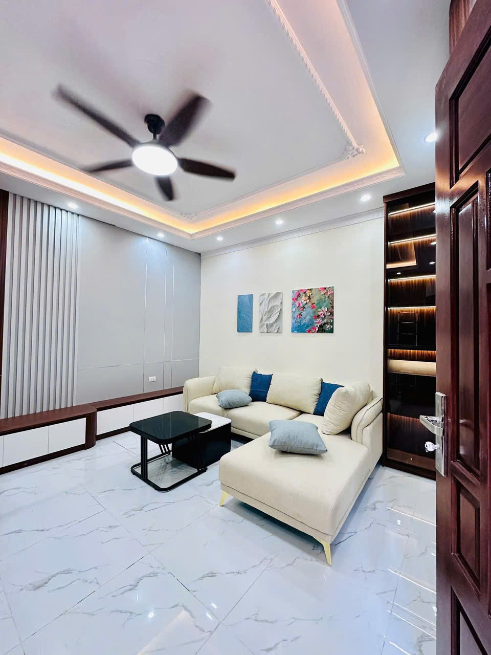 BÁN NHÀ PHẠM VĂN ĐỒNG CẦU GIẤY 60M² x 5 TẦNG x MT 4.5M – 11 TỶ – GẦN Ô TÔ – NGÕ THÔNG – NHÀ LÔ GÓC ĐẸP