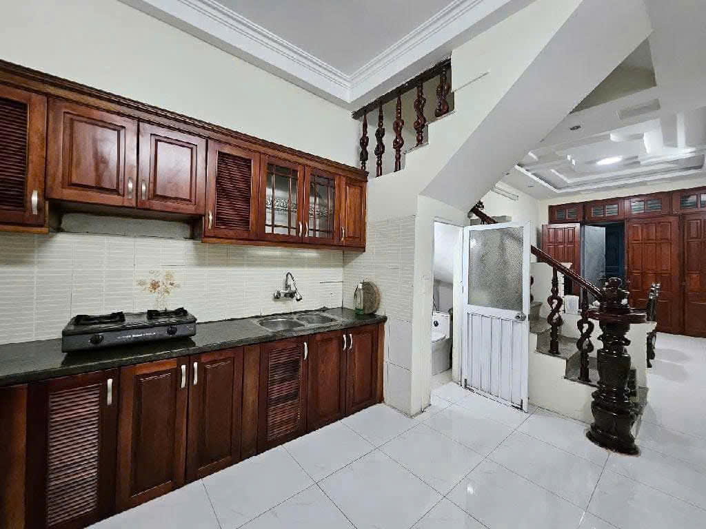 RẺ CÓ 102 PHỐ Tây Sơng, Đống Đa, Hà Nội, 65m2 giá 16.5 tỷ Ô TÔ KINH DOANH.
