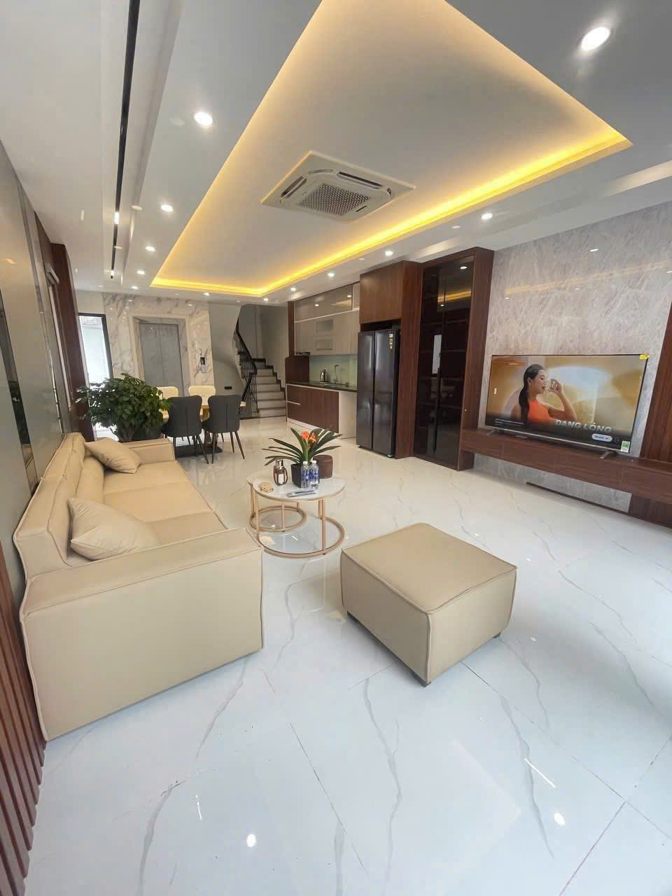 BÁN NHÀ LẠC LONG QUÂN – 55M² X 5 TẦNG – THANG MÁY – GARA – DÂN XÂY – NGÕ PHÂN LÔ – 12.X TỶ