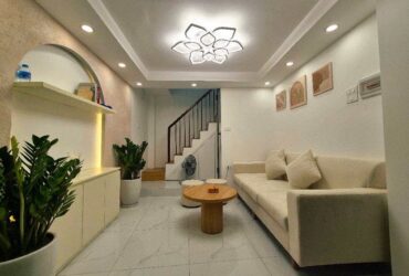 ĐỘI CẤN 16M 5 TẦNG 3 NGỦ GIÁ 4 TỶ 600 NGÕ THÔNG,RỘNG,KINH DOANH