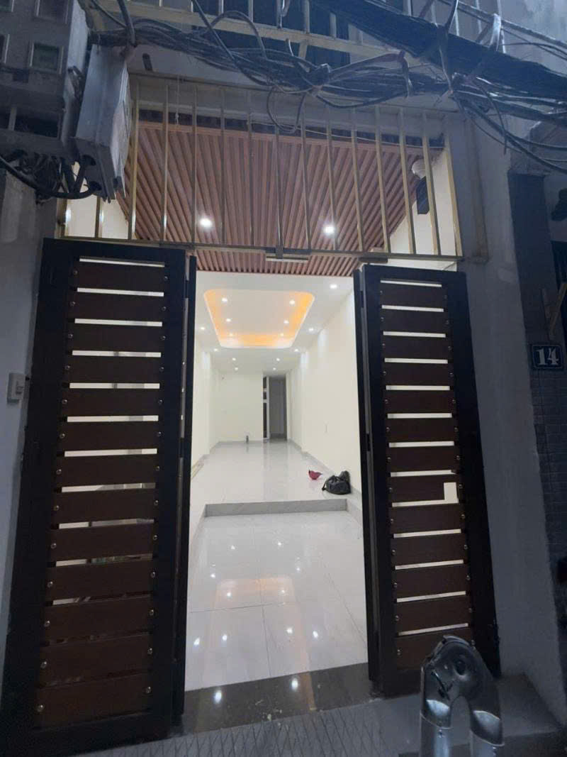 Nhà Thụy Khuê – 43m² x 6 tầng thang máy – Trung Tâm, Ngõ thông, đi đâu cũng tiện – Cách Hồ Tây 3 bước chân – 8,1 tỷ