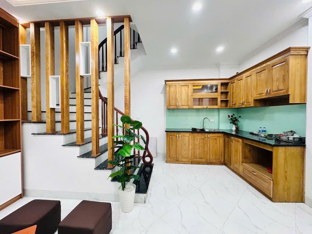 Nhà Đẹp Cổ Nhuế – 30m² x 5 tầng – Mặt tiền rộng 6m – gần Ô tô – Giá chỉ 6,9 tỷ