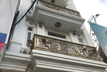 Bán nhà đẹp 4 tầng mặt tiền Lê Hồng Phong, Phước Long, Nha Trang giá chỉ 9,1 tỉ