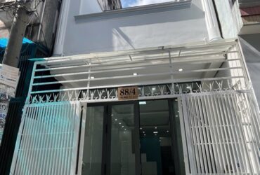 Bán nhà 3 tầng đẹp Thái Phiên, 44m2, gần Lạc Long Quân, Trung tâm Q11, chỉ hơn 5 tỷ