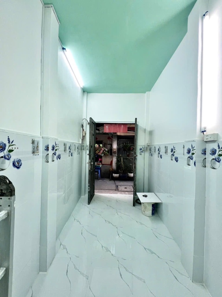 Bán nhà 2 tầng mới đẹp, ngay Mã Lò, gần Tên Lửa, Aeon Mall, Chỉ hơn 1 tỷ