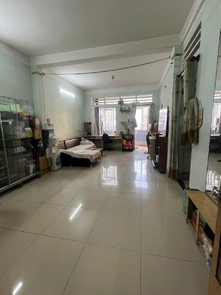 Bán chung cư Phan Xích Long, 66m2, tầng 1, thang máy, sổ hồng riêng, chỉ hơn 3 tỷ