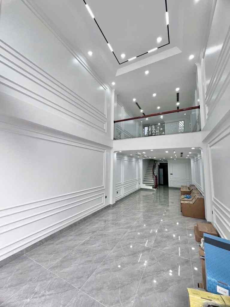 bán nhà 7 tầng, mặt phố Nguyễn Văn Cừ, 1 mặt ngõ, vỉa hè đá bóng, vừa ở vừa kinh doanh