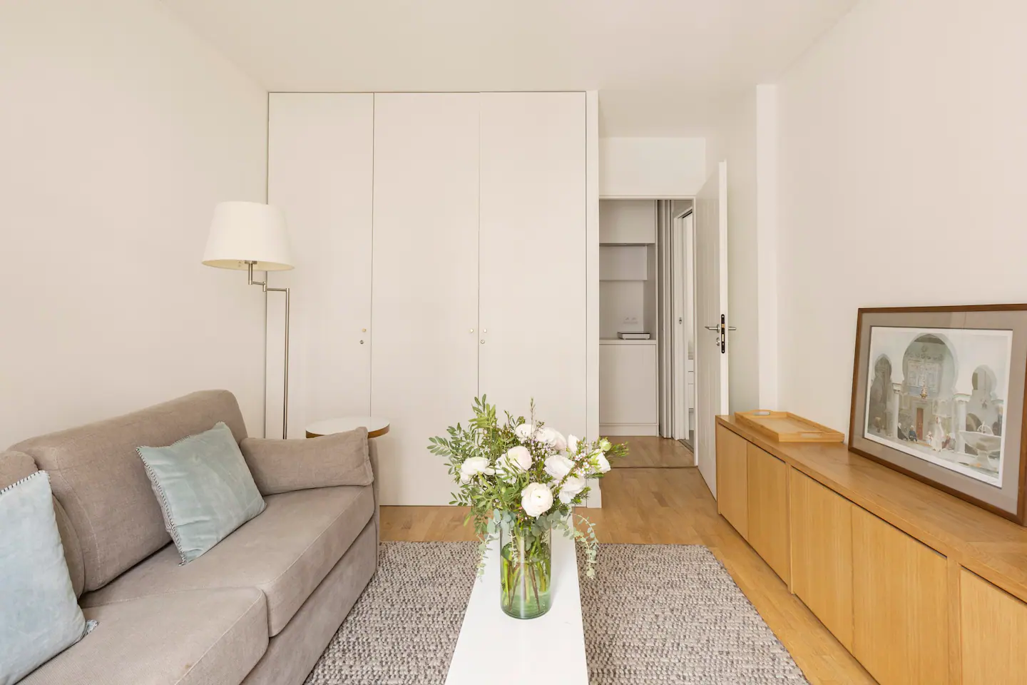 Bán tòa Apartment 8 tầng nhà mới giá siêu rẻ, Kim Mã- Giảng Võ, 213m2, 45 căn hộ, 72 tỷ
