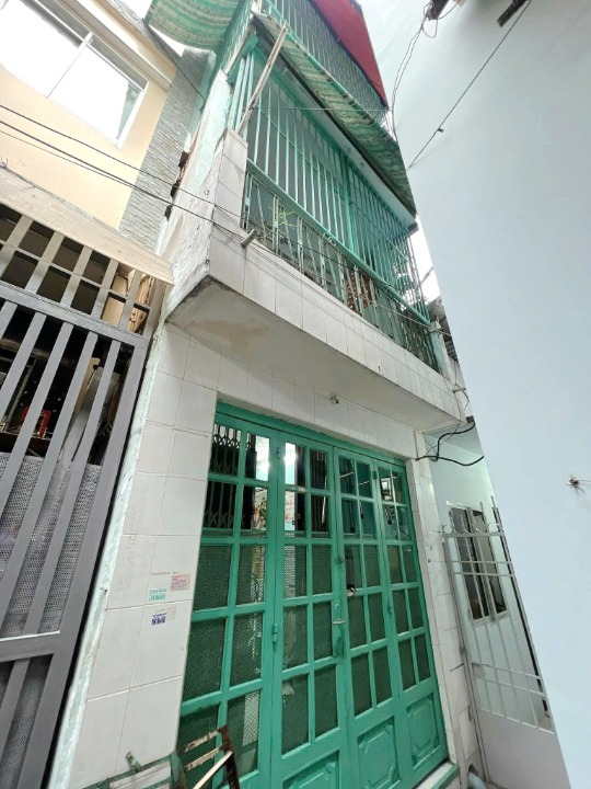 Nhà 3 tầng nở hậu đường Trần Văn Thành P. Chánh Hưng ( P8 Q8 cũ ). Giá 2,96 tỷ bớt lộc