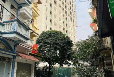 PHÂN LÔ Ô TÔ TRÁNH ĐỖ TRƯỚC CỬA – NHÀ MỚI ĐẸP DÂN XÂY – TẶNG FULL NỘI THẤT ĐẸP KHÁCH CHỈ CẦN XÁCH VALI VÀO Ở _ 5 TẦNG – 30M2 – 8,5 TỶ