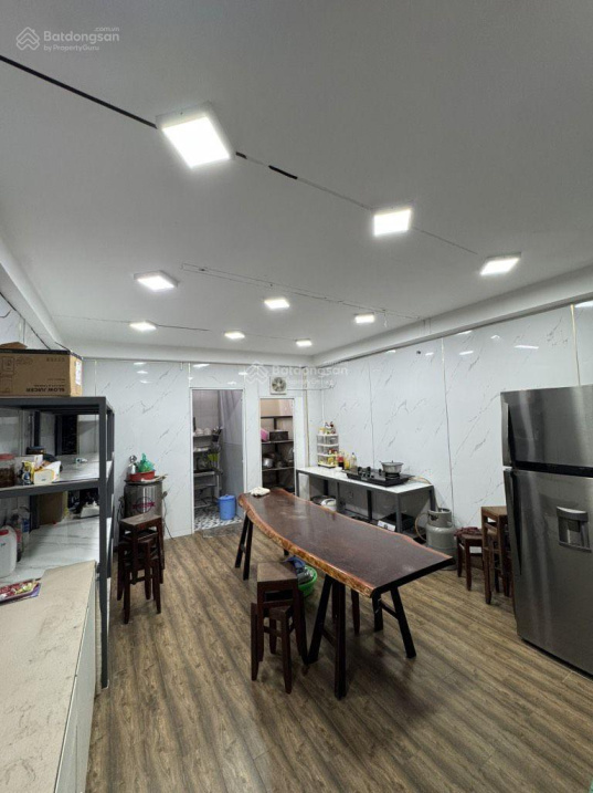 CHDV 9 tầng Âu Dương Lân, Q. 8- hầm thang máy DTSD 855m2 – 30 phòng – dòng tiền gần 200 triệu
