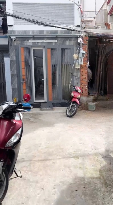Nhà cũ 2 tầng nở hậu hẻm thông đường Dương Bá Trạc P1Q8. Giá 3,5 tỷ TL
