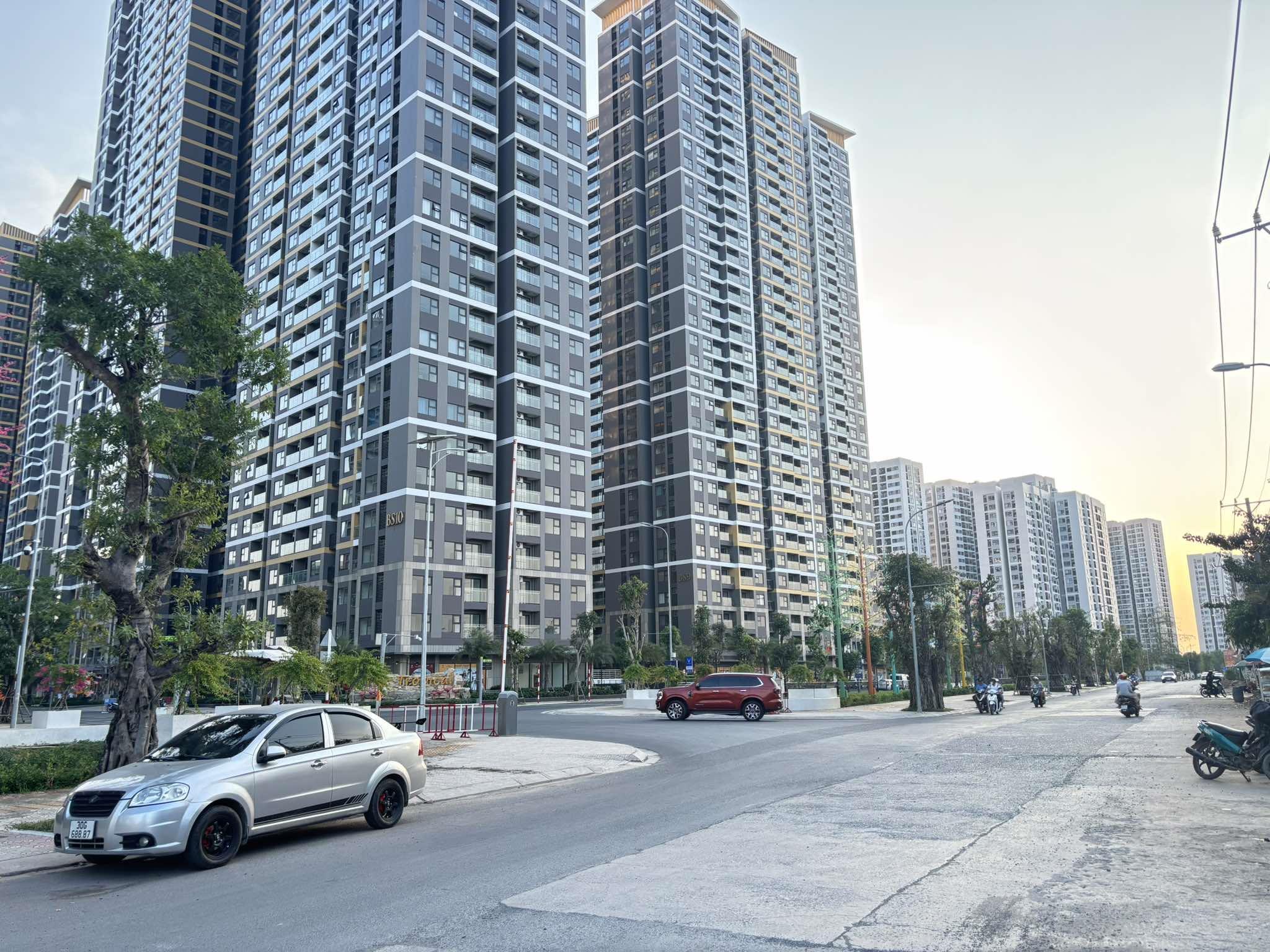 Nhà C4 mới 105m2 hẻm ô tô KDC Phước Thiện, giá 4.x tỷ TL