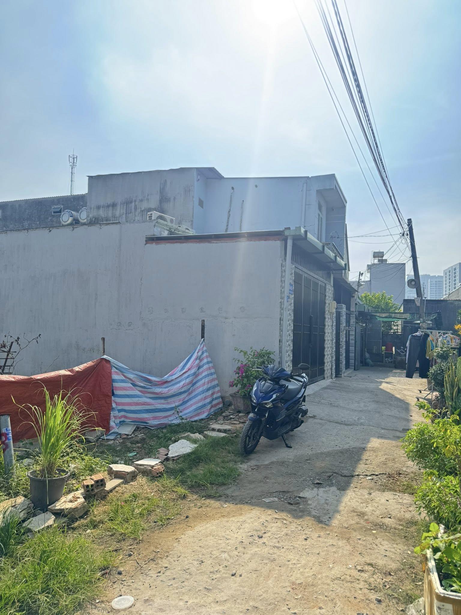 Nhà C4 mới 105m2 hẻm ô tô KDC Phước Thiện, giá 4.x tỷ TL