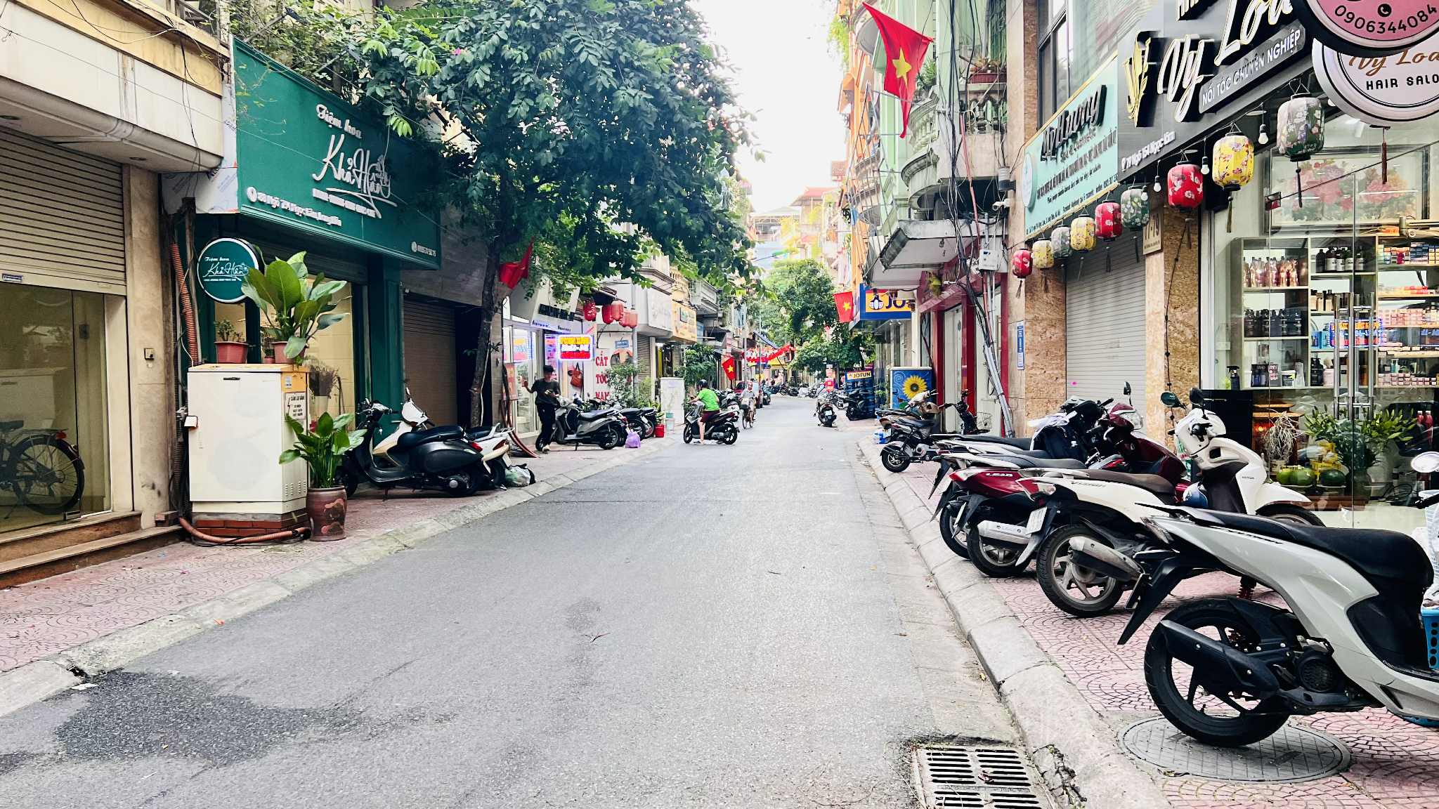bán nhà Ngọc Lâm, 150m, mặt tiền 5.6m, nở hậu, vỉa hè, ôtô tránh