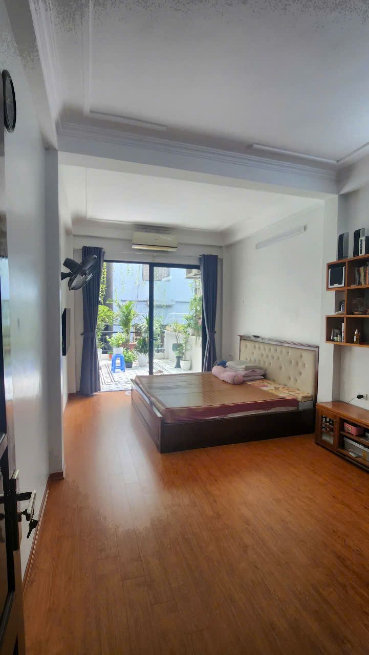 Nhà đẹp NHẤT phố Phúc Tân-Hoàn Kiếm/Hà Nội, 4 tầng, ô tô đỗ cửa, sân cổng, vài  bước tới hồ Hoàn Kiếm