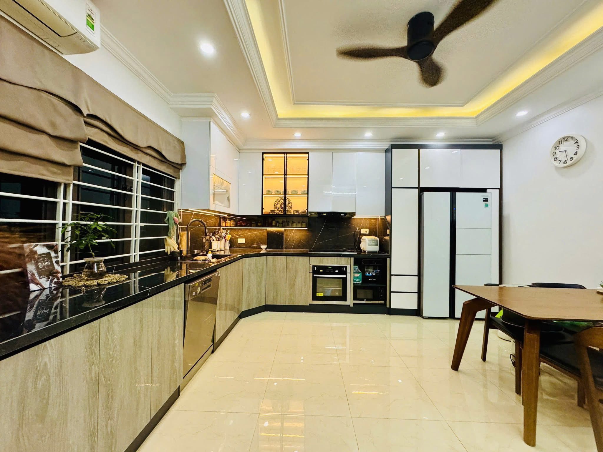 VƯƠNG THỪA VŨ- HƠN 19 TỶ- 51m2- THANG MÁY- 2 THOÁNG- GARA Ô TÔ