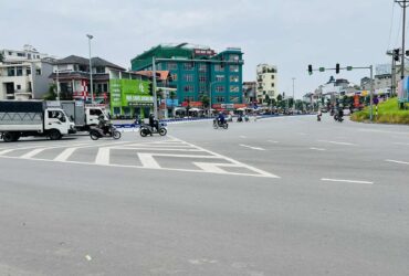 bán nhà lô góc Ngọc Thụy, 90m x 8 tầng,mặt tiền 7.5m, thang máy, vỉa hè, ôtô tránh