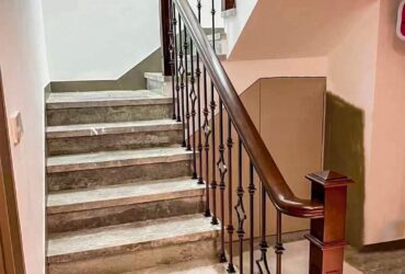 Tôi cho thuê nhà hai cửa đi, mới, Trúc Bạch; vỉa hè 100m2* 4T- 30 Tr