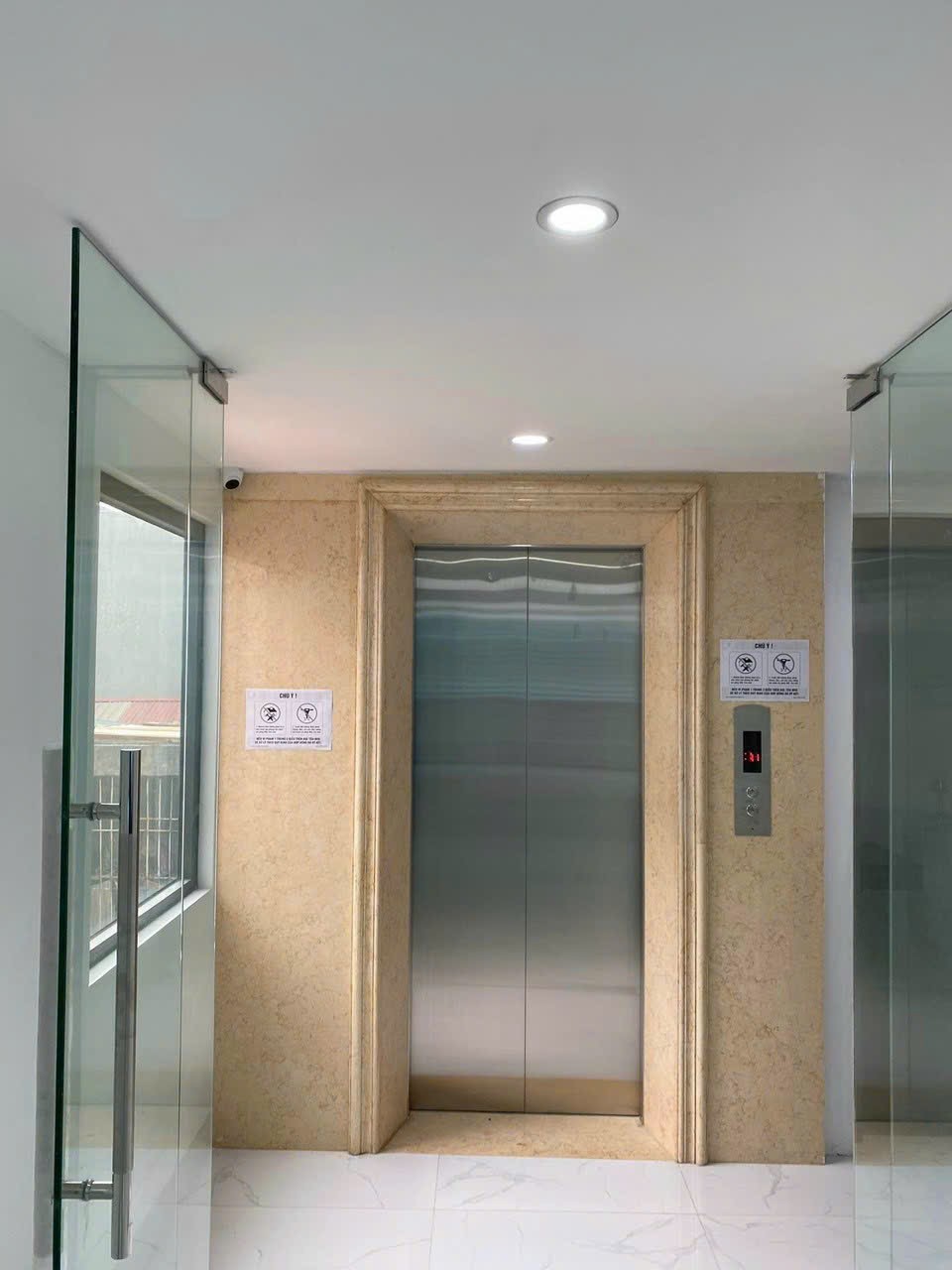 Tôi chủ nhà cho thuê nhà lô góc, mới,vỉa hè, 93m2- 5T, Giảng Võ_30 Tr