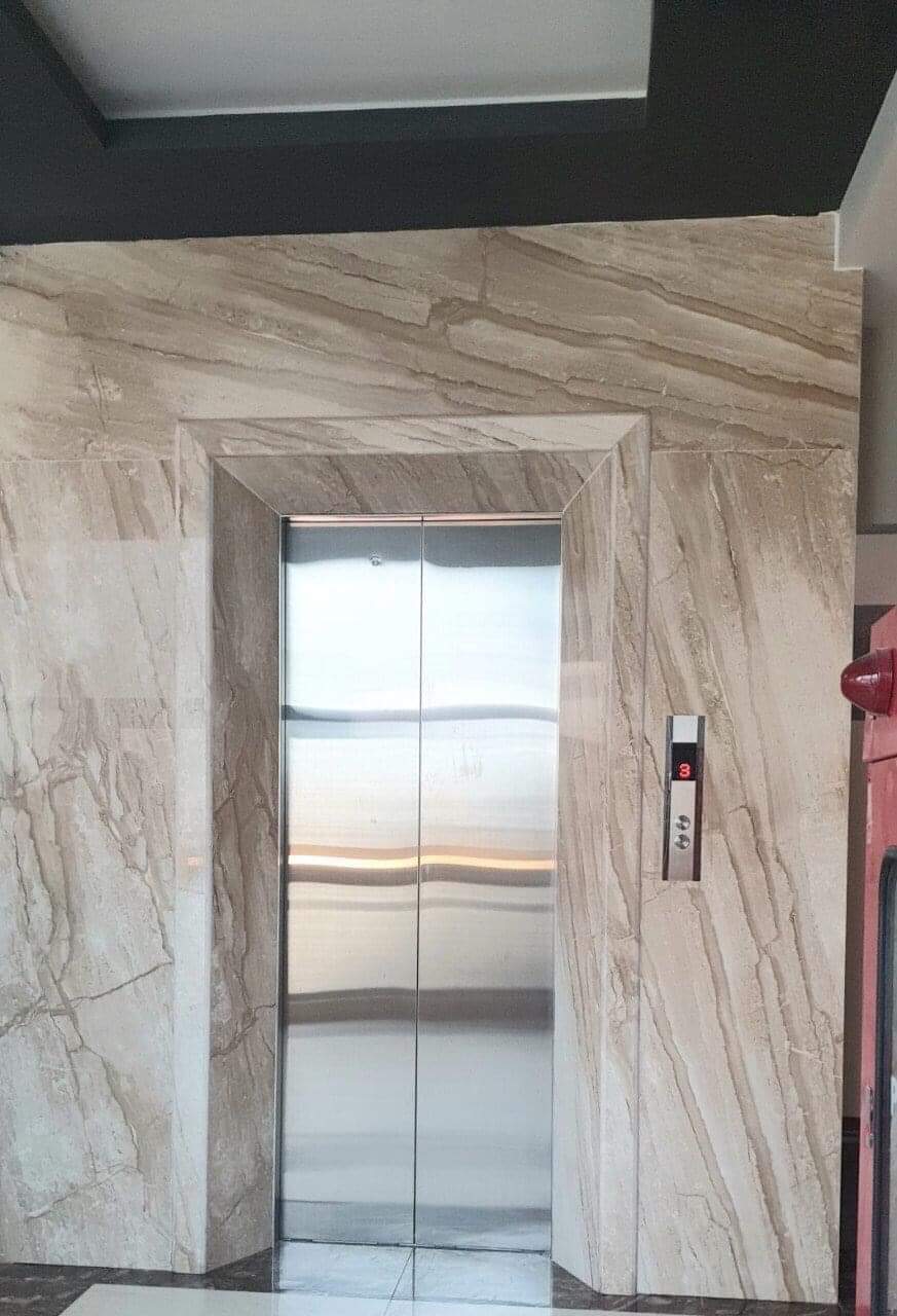 Tôi cho thuê nhà mới, căn góc, 93m2_ 5T; vỉa hè, Hoàng Quốc Việt-30 Tr