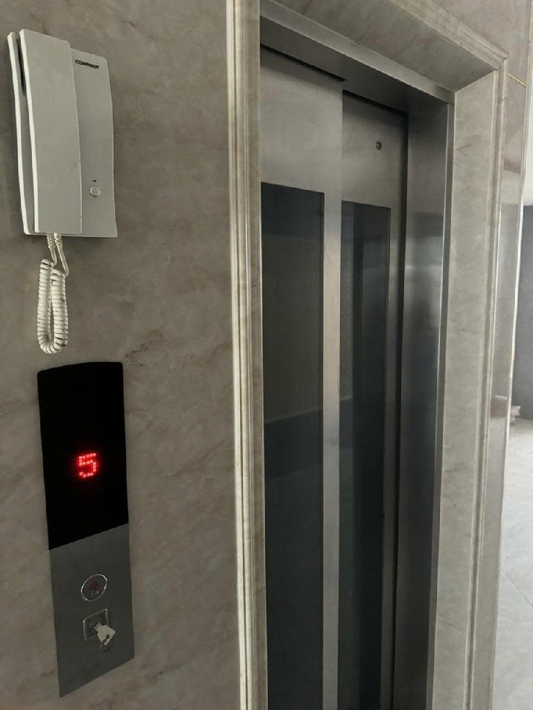 Cho thuê nhà căn góc, mới, Mai Hắc Đế, thang máy; vỉa hè 111m2* 5T- 44 Tr
