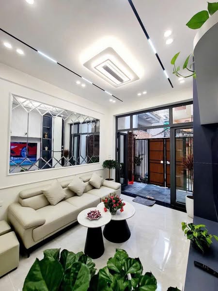 BÁN NHÀ PHÂN LÔ XUÂN LA – 55M² – 6 TẦNG – THANG MÁY CHỜ – Ô TÔ – CHỈ 14 TỶ