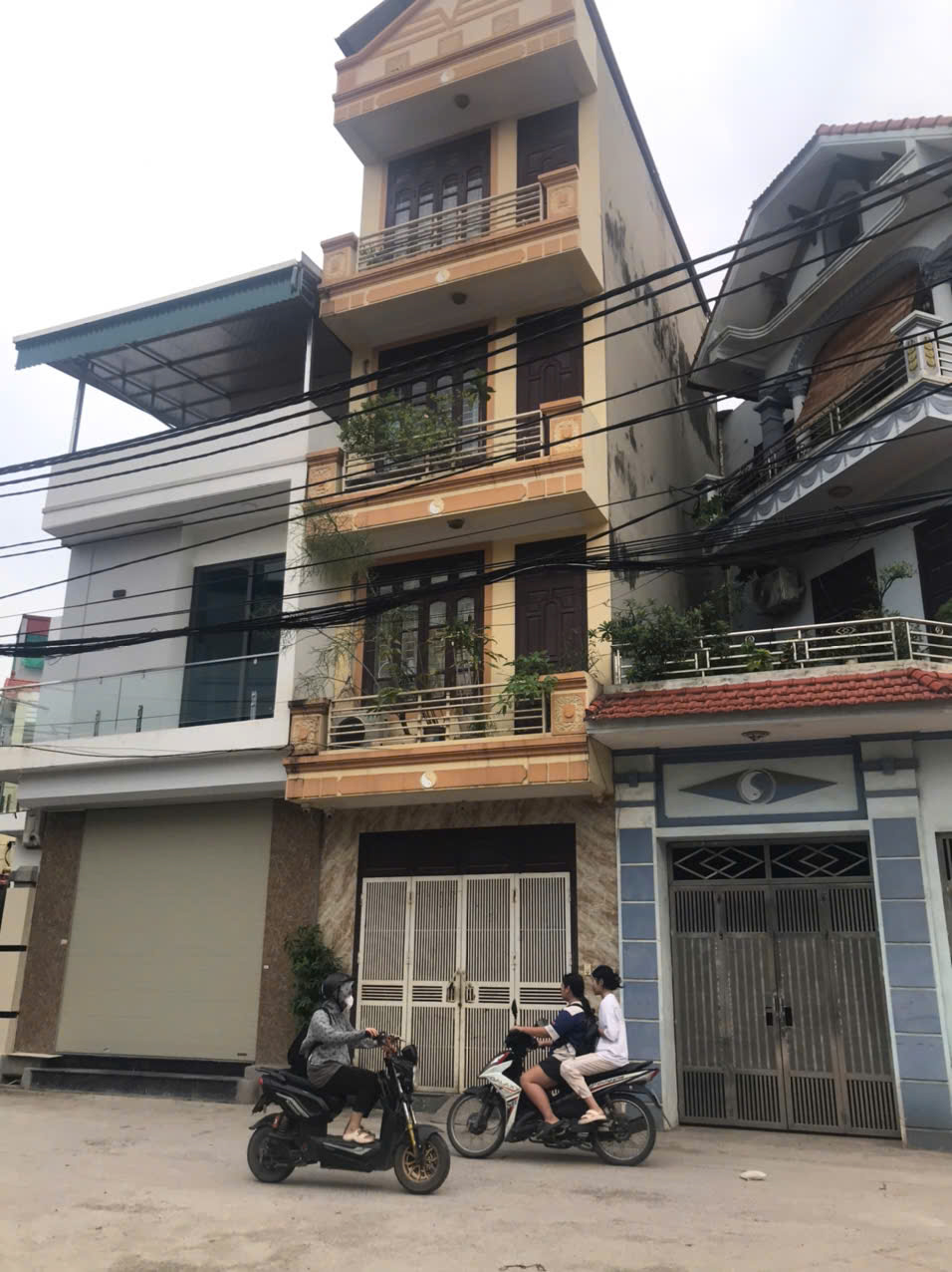 CHỦ CẦN TIỀN BÁN GẤP – TT THANH TRÌ 40m2/ 5 TẦNG NHỈNH 4,3 TỶ.