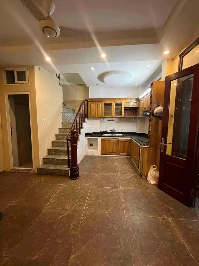 Bán Nhà Chợ Khâm Thiên 25/28m2. 5 tầng. mặt tiền 5.2m giá 5.98 tỷ Đống Đa Hà Nội