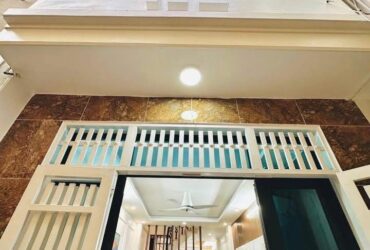 BÁN NHÀ XUÂN LA, GẦN HỒ TÂY 36M² × 5 TẦNG, LÔ GÓC, NGÕ NÔNG RỘNG, NỘI THẤT XỊN, GIÁ 8 TỶ