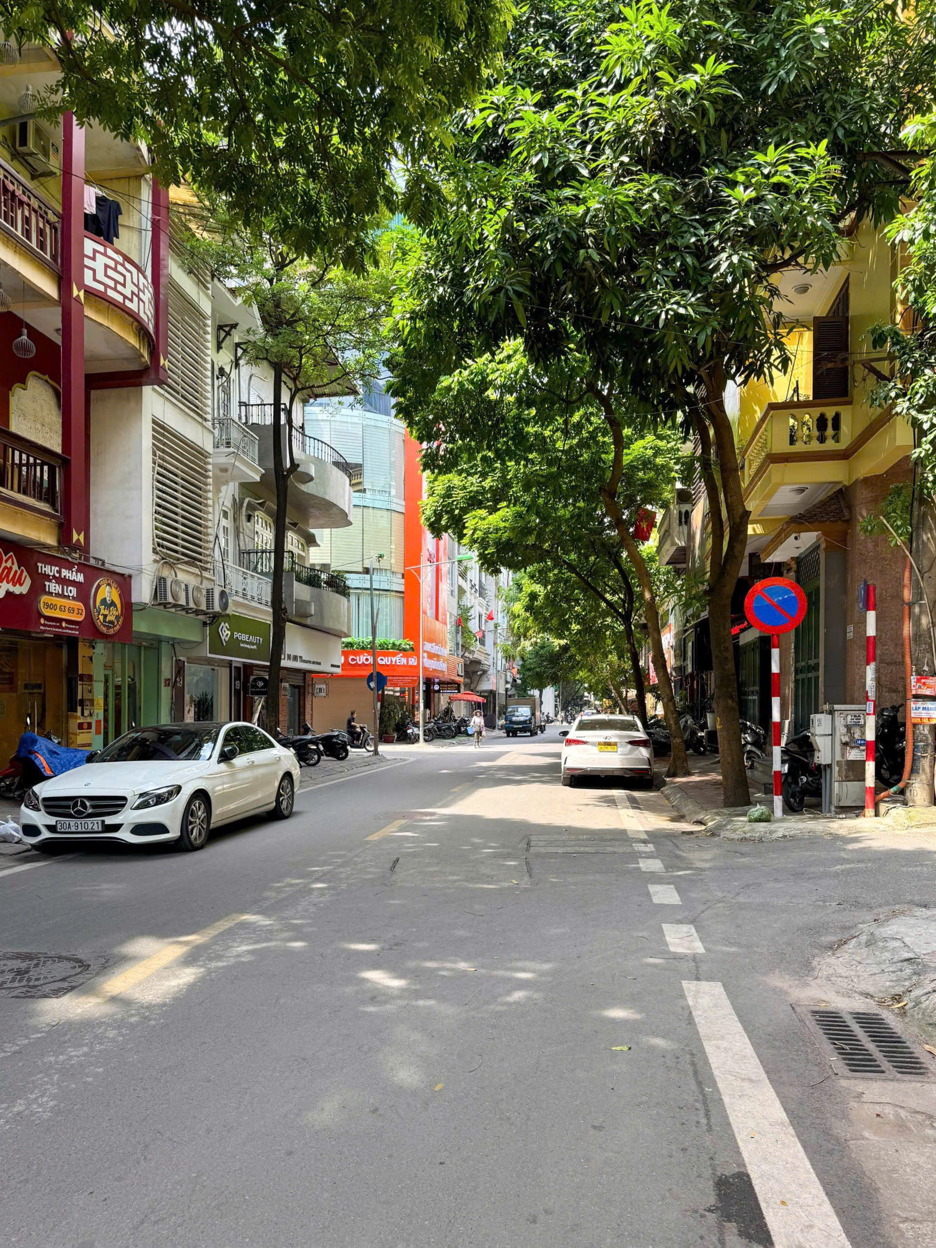 Bán biệt thự phố Trung Yên – Trung Hoà – 140m2- MT:11m – 63 tỷ