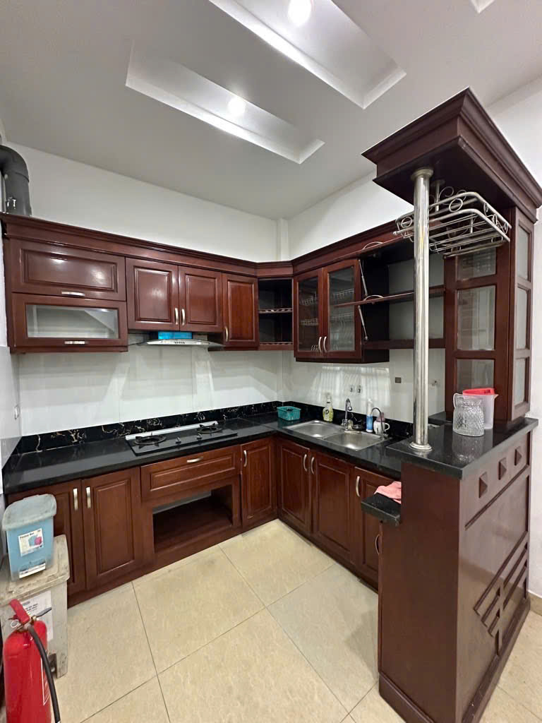 Nhà Lê Văn Hiến – 34m² x 5 tầng – Gần HV Tài chính, chợ n – Ô tô đỗ cách nhà 30m – 6.9 tỷ
