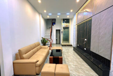 NHÀ TRUNG TÂM CẦU GIẤY – 30/35M² x 6 TẦNG – 3 BƯỚC RA PHỐ – GIÁ 8.2 TỶ
