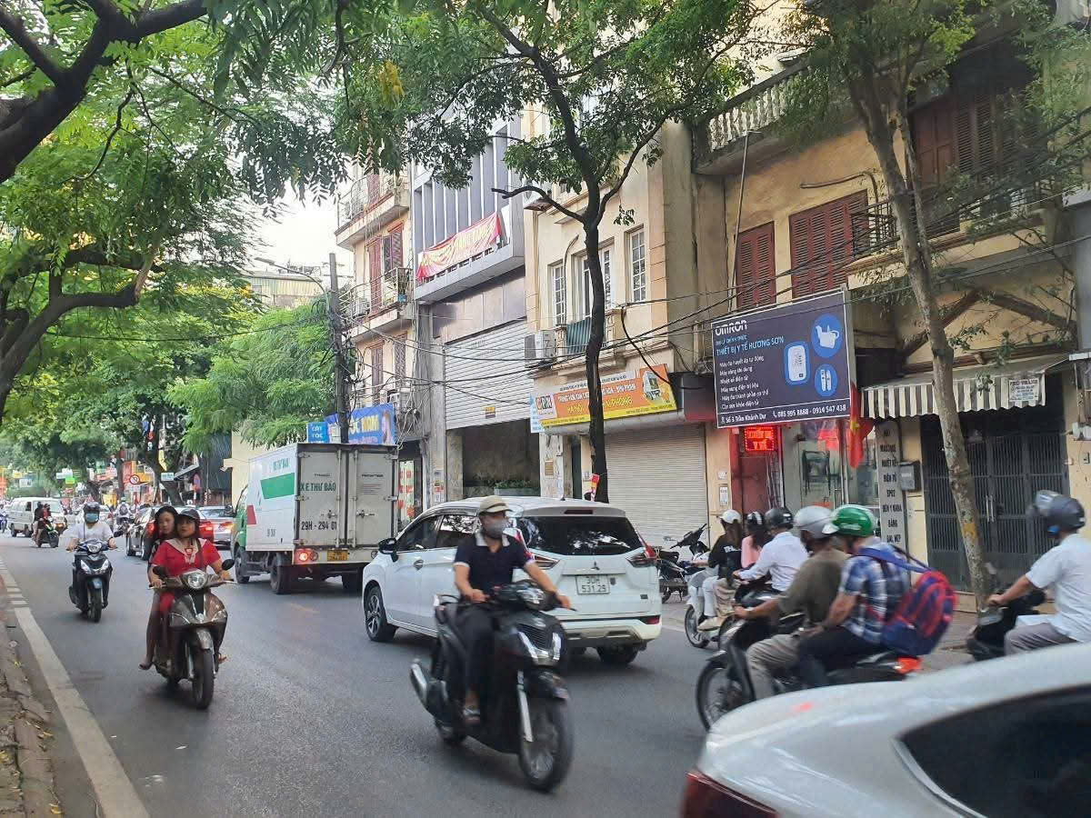 MẶT PHỐ LỚN PHỐ  TRẦN KHÁNH DƯ 
– LÔ GÓC- 3 THOÁNG – KINH DOANH SẦM UẤT – HỖ TRỢ XIN GPXD 9T