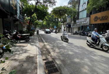 KHÁCH SẠN MẶT PHỐ MAI HẮC ĐẾ – 8 TẦNG THANG MÁY ĐẸP NHẤT PHỐ VỚI  DIỆN TÍCH 115M GIÁ  – VỊ TRÍ CỰC VÍP KHÔNG CÓ CĂN THỨ 2 .DOANH THU 1,5 TỶ TRÊN 1 NĂM