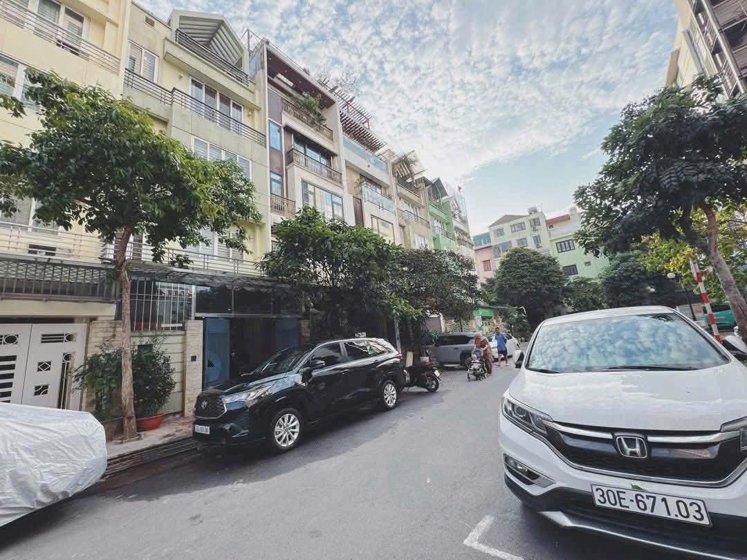 NHÀ ĐẸP Ở NGAY,  Ô TÔ TRÁNH, VỊ TRÍ AN SINH ĐỈNH,KHU VỰC  CỰC HIẾM NHÀ BÁN.
 VỚI DIỆN TÍCH 99M NHÀ 6 TẦNG MẶT TIỀN 5,5M