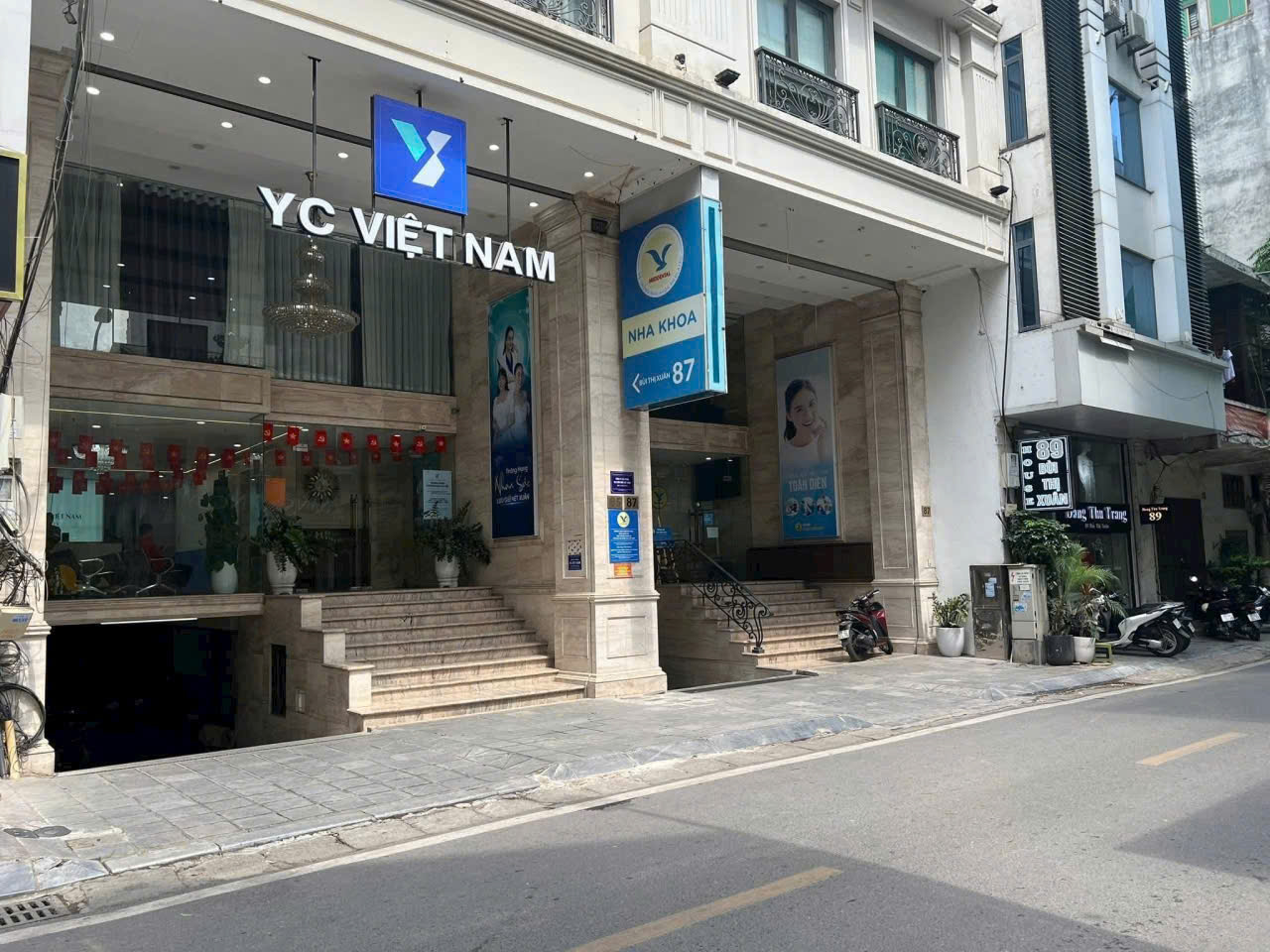 SIÊU PHẨM MẶT PHỐ  BÙI THỊ XUÂN  MỘT CĂN DUY NHẤT
–  TỔNG 12 TẦNG. GỒM 10 TẦNG NỔI – 2 HẦM – MẶT TIỀN KHỦNG – SỔ HOÀN CÔNG – PCCC
