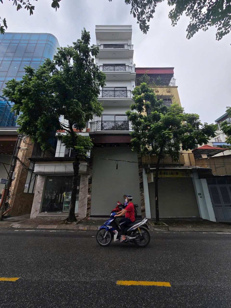 SIÊU PHẨM MẶT PHỐ  ,LÊ TRỌNG TẤN ,TRỊNH ĐÌNH CỬU
–  ĐƯỜNG 3 Ô TÔ TRÁNH – KINH DOANH  SẦM UẤT NGÀY ĐÊM
