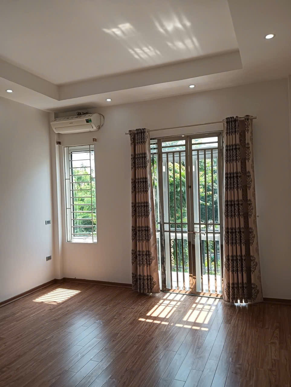 Bán gấp MẶT NGÕ 48m giá 8.9  tỷ Ô TÔ KINH DOANH PHỐ Trung Liệt Đống Đa.