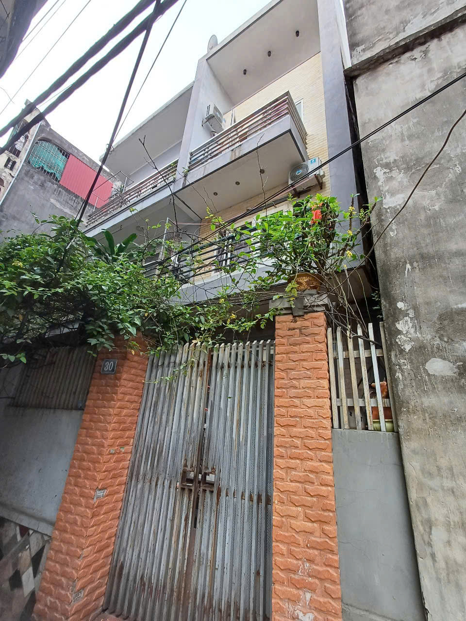 Bán nhà dân phố Triều Khúc, HN. DT 62m2, 4 tầng, giá 13.3 tỷ. LH: 0568433999