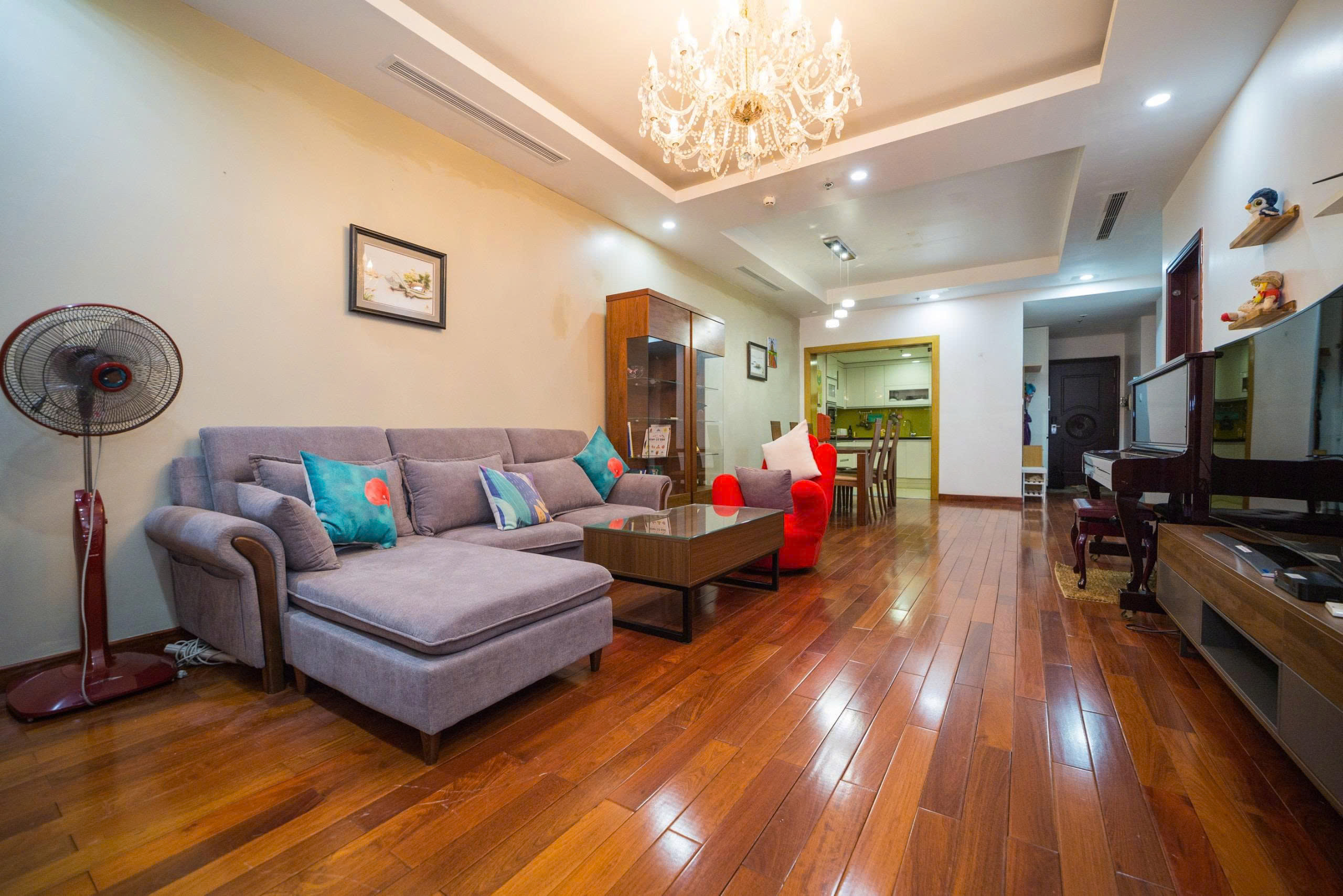 ROYAL CITY – R2 145m² – Tầng cao – Căn hộ chung cư – 3PN Hướng ban công Đông Nam Nội thất cơ bản